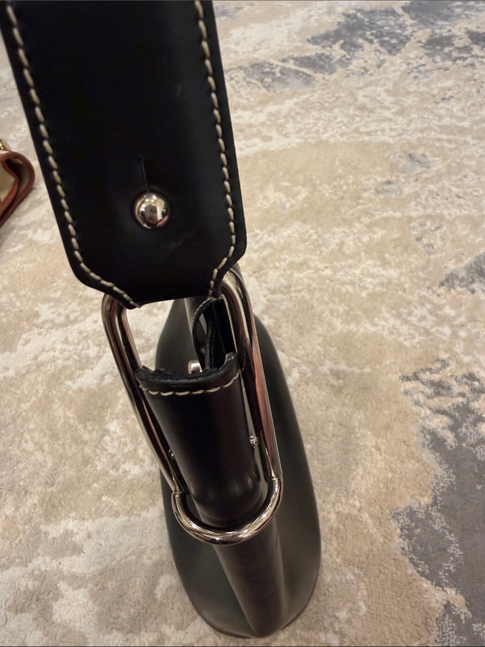 Dooney and Bourke
Leather handbag - Picture 6 of 15